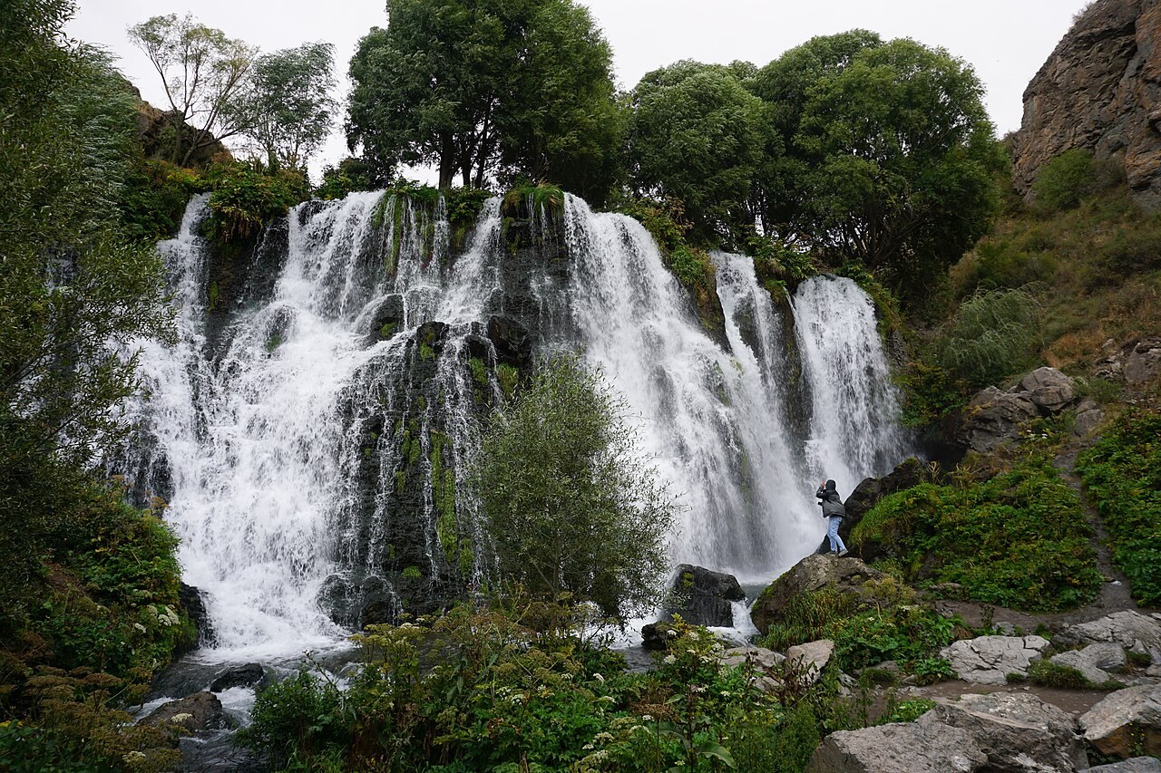 Shaki Waterfall, Syunik